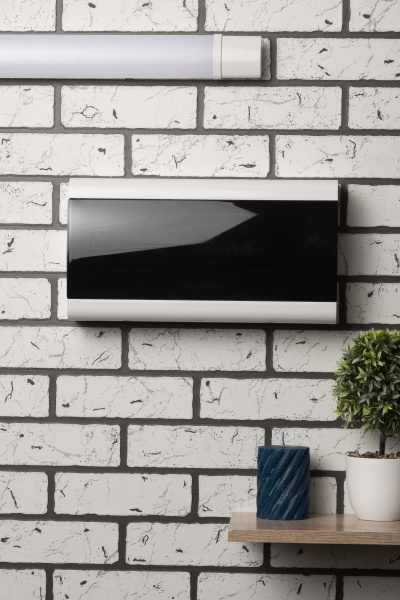 Бокс 18мод навесной белый черная прозрачная дверь IP41 SlimBox EKF