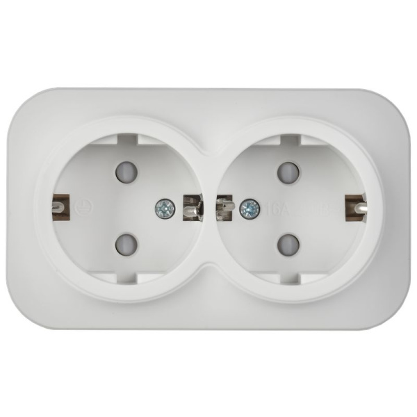купить Глори белый розетка открытая 2-мест заземление шторки IP20  в Пензе Глори белый розетка открытая 2-мест заземление шторки IP20