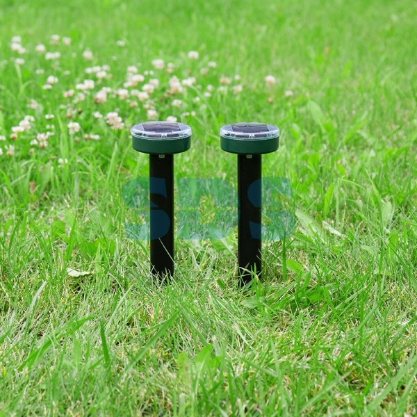 купить Отпугиватель кротов (солнеч.панель) Rexant до 20м (набор 2шт)  в Пензе Отпугиватель кротов (солнеч.панель) Rexant до 20м (набор 2шт)