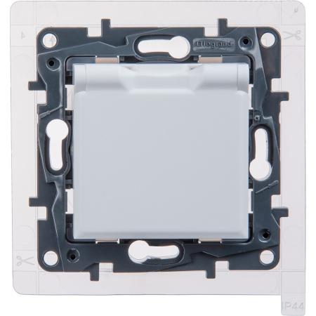 купить Этика белый розетка скрытая 1-мест с крышкой IP44  в Пензе Этика белый розетка скрытая 1-мест с крышкой IP44